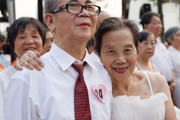 银婚夫妻3年跑50多场全马，梦想跑遍全国跑向金婚(2)