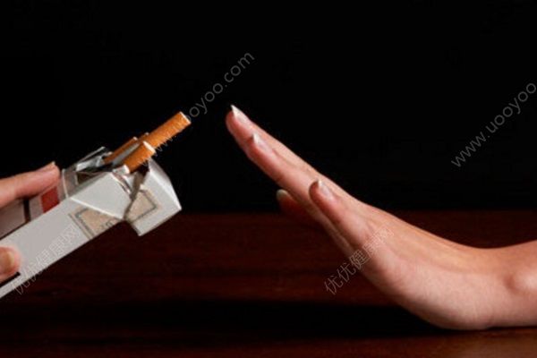 40岁男子吸烟26年接连被截两条腿，长期吸烟危害大！(4)