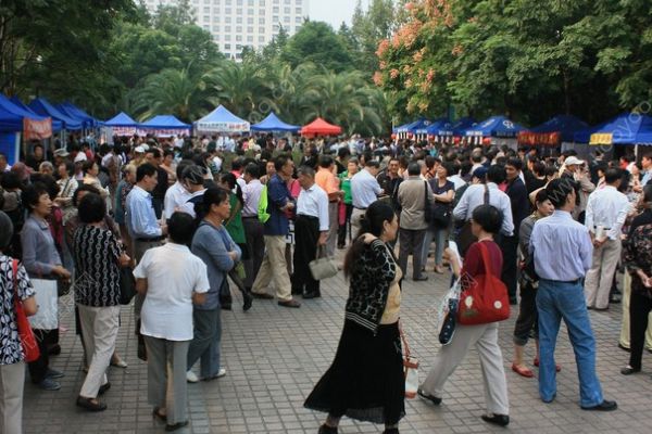 34岁海归女硕士相亲被讽像郊区房：外表好但年龄大(4)