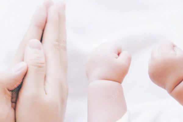 谢娜双胞胎女儿百日，宝宝四个月如何护理？(2)