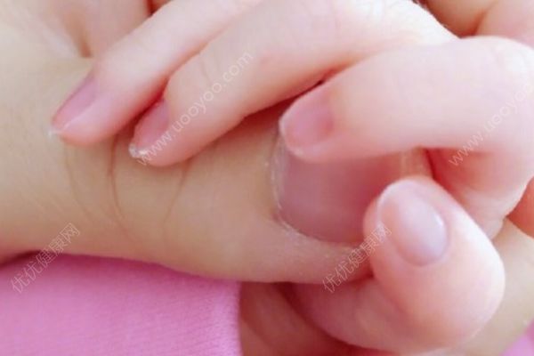 谢娜双胞胎女儿百日，宝宝四个月如何护理？(4)