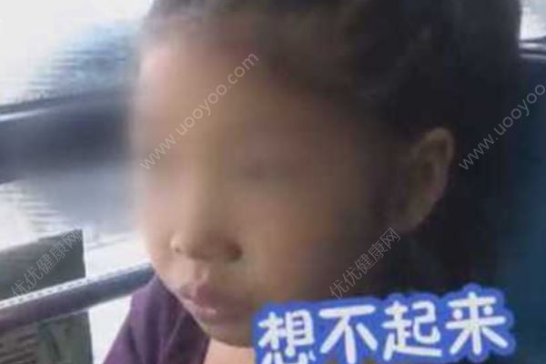爸爸让7岁女儿自己坐公交锻炼，结果把女儿跟丢了(1)