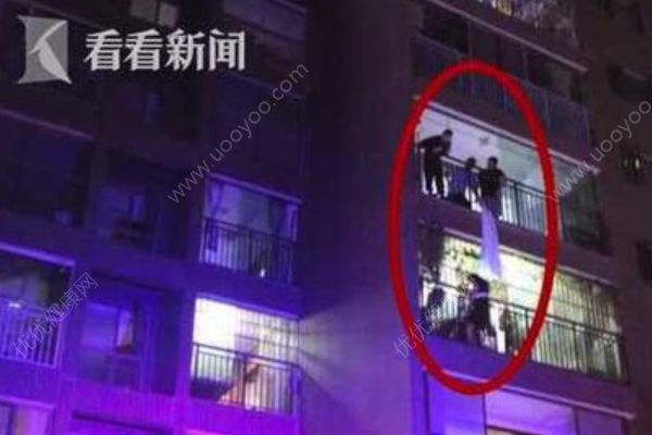 女子与家人争执从5楼跳下，被4楼邻居一把抓住(3)