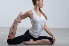 哪些瑜伽动作能快速瘦腿？快速瘦腿的瑜伽动作有哪些？[图]