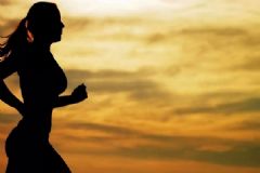 女人跑步胸会不会变小？女生跑步真的会让胸变小吗？[图]
