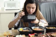 杭州94斤大胃王美女：一顿吃8斤炒饭，吃太多有哪些危害？[多图]