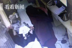 90后女生酒店遭醉酒男持刀抢劫，抱怨：你的刀好丑[多图]